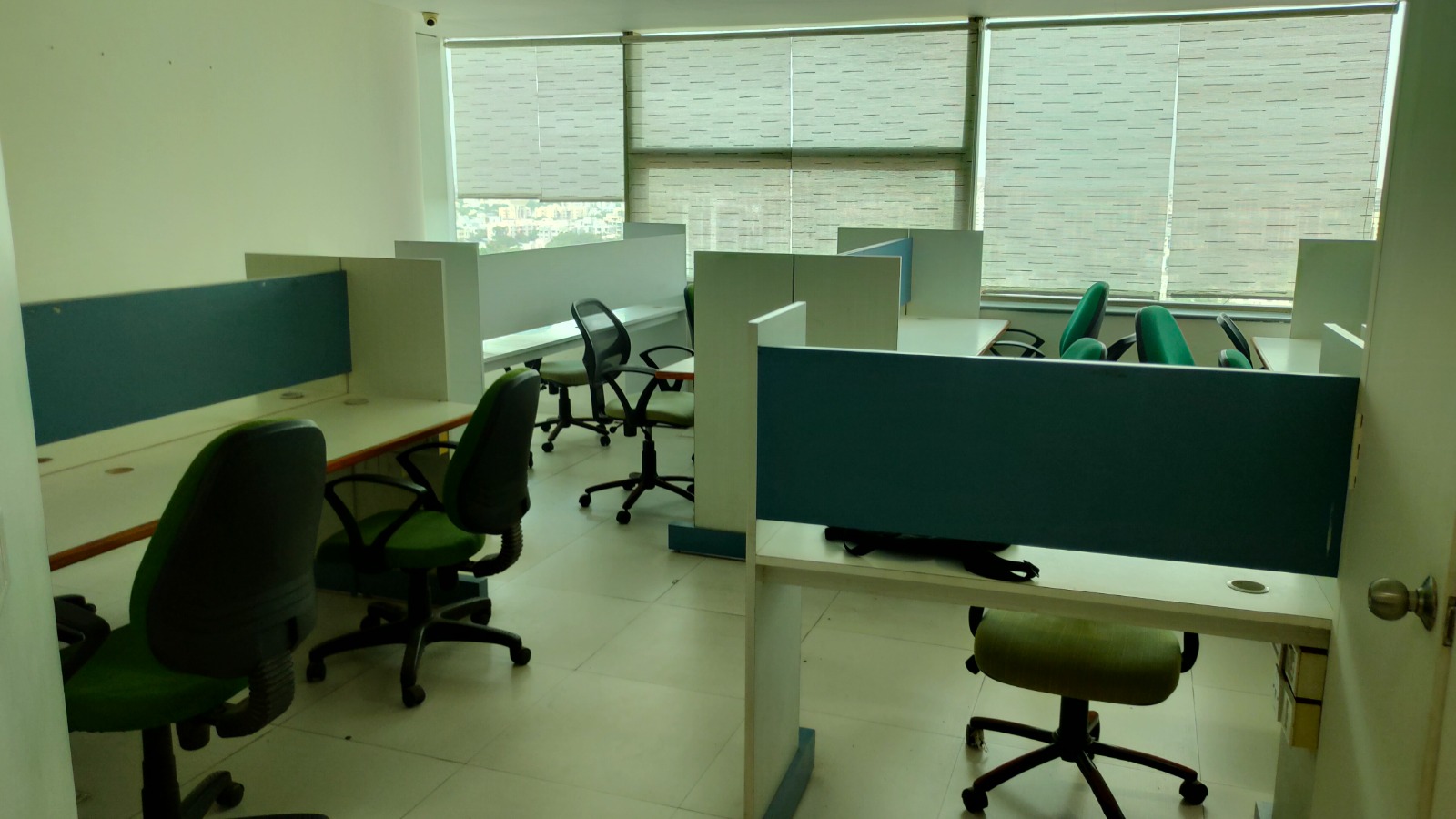 1380 Sq. Ft. Commercial Office for Rent in Sg Highway Ahmedabad - Media 9