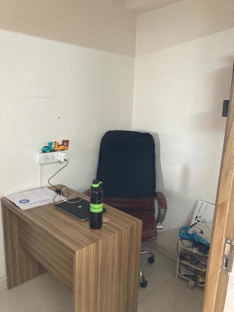 939 Sq. Ft. Commercial Office for Rent in Satellite Ahmedabad - Media 3