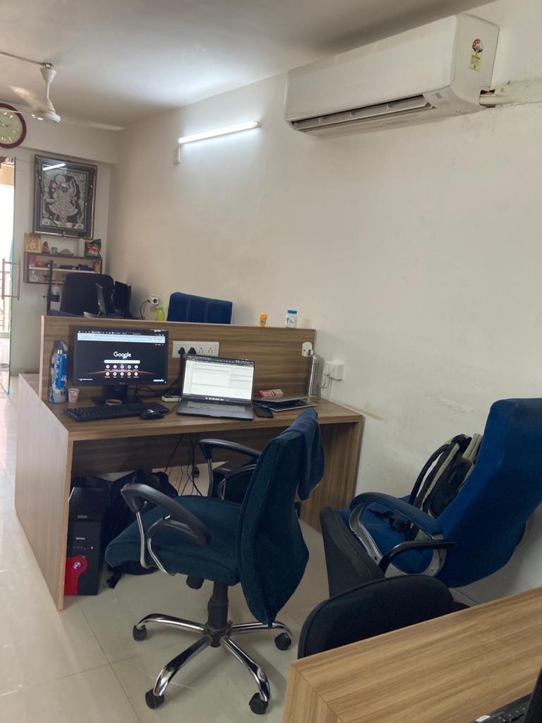 939 Sq. Ft. Commercial Office for Rent in Satellite Ahmedabad - Media 2