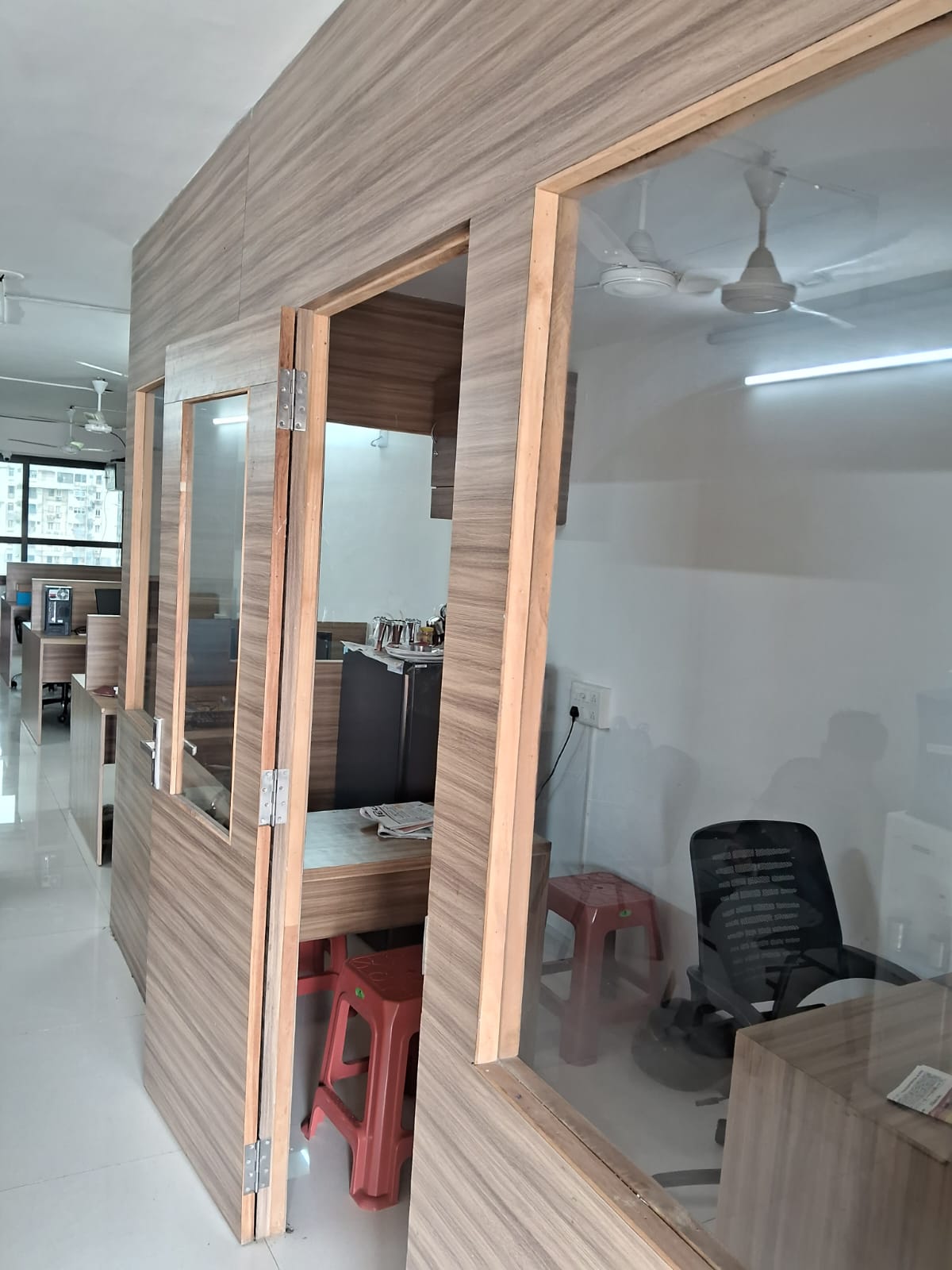 939 Sq. Ft. Commercial Office for Rent in Satellite Ahmedabad - Media 12
