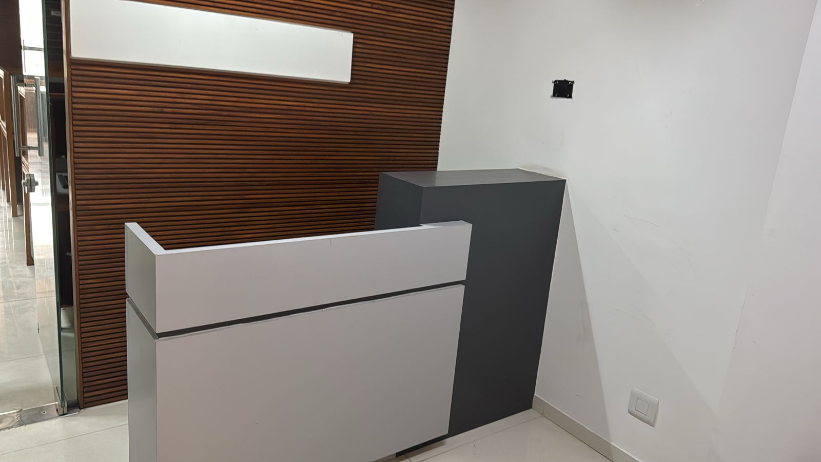 622 Sq. Ft. Commercial Office for Rent in Satellite Ahmedabad - Media 5
