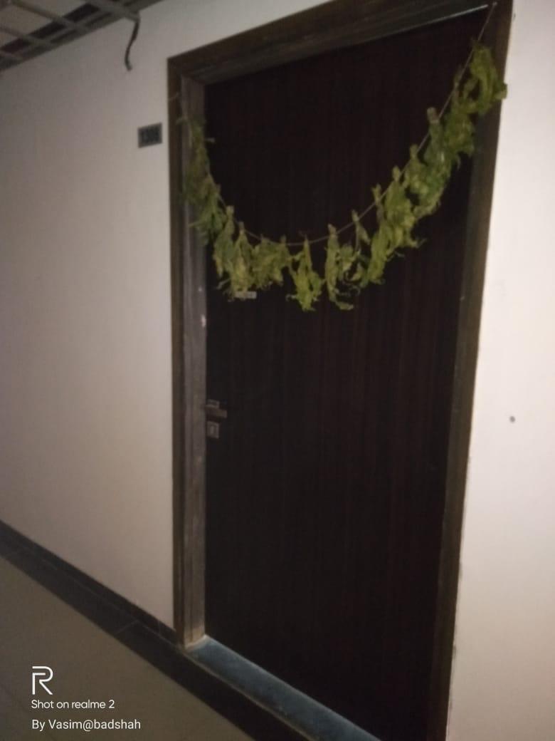 920 Sq. Ft. Commercial Office for Rent in Sg Highway Ahmedabad
