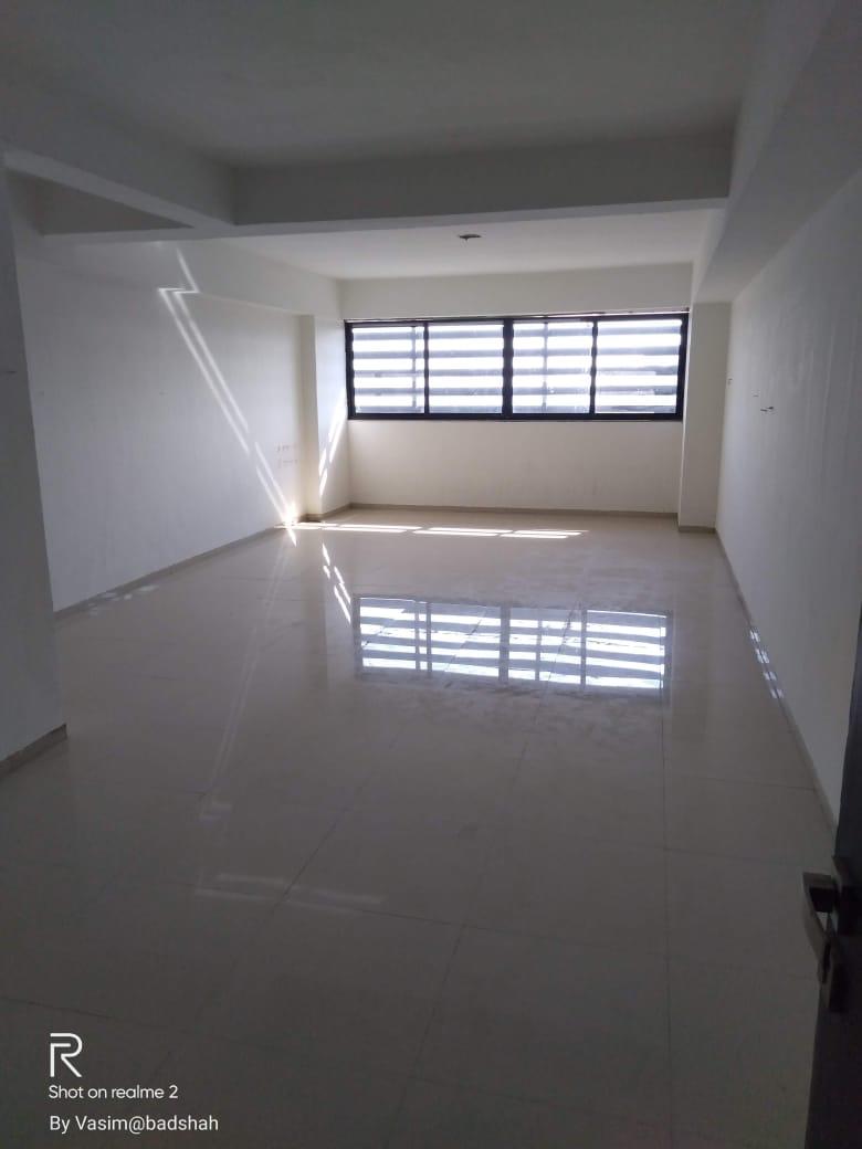 920 Sq. Ft. Commercial Office for Rent in Sg Highway Ahmedabad - Media 4