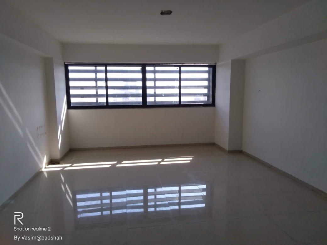 920 Sq. Ft. Commercial Office for Rent in Sg Highway Ahmedabad - Media 7