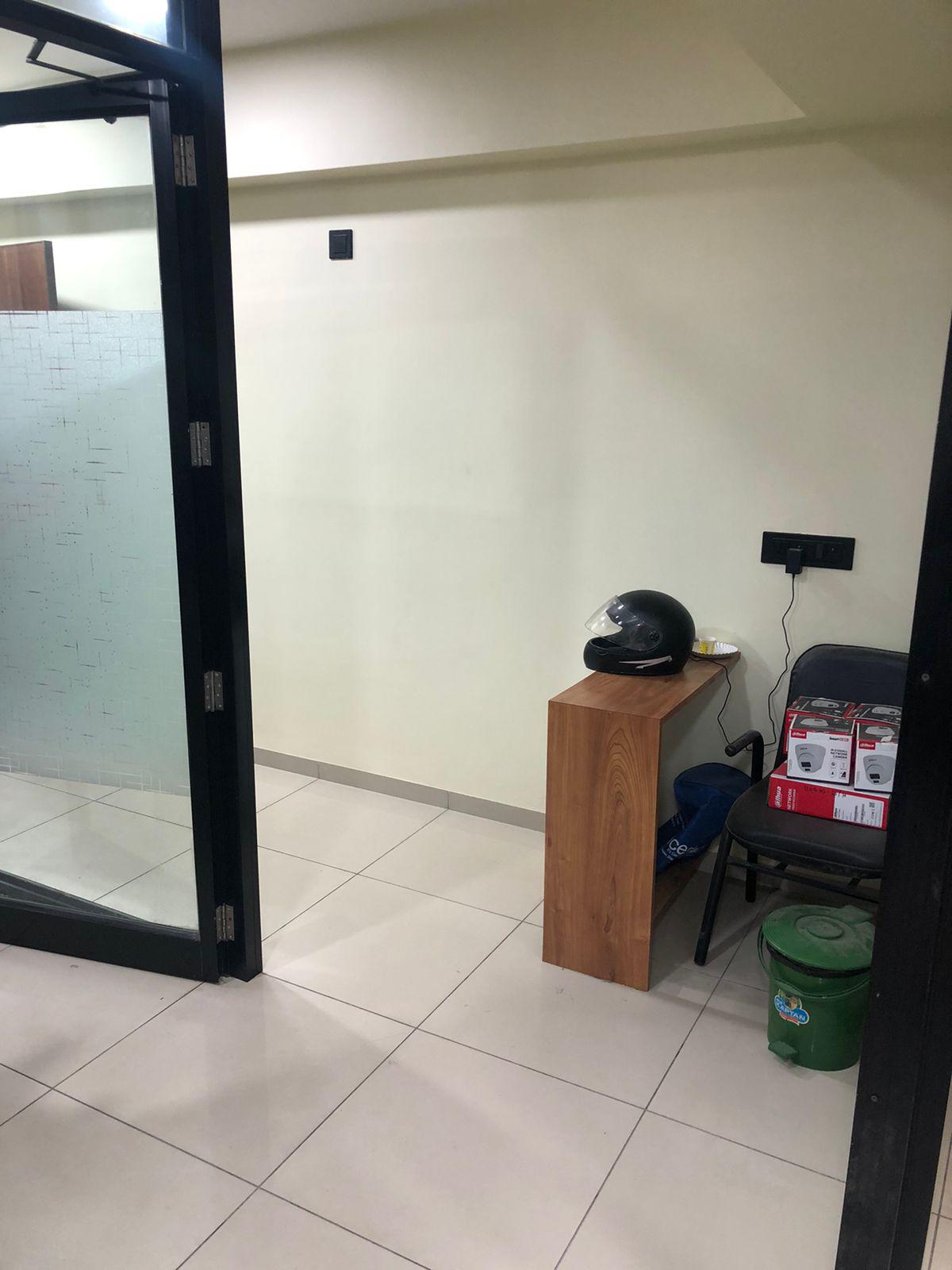 856 Sq. Ft. Commercial Office for Rent in Rajpath Club Road Ahmedabad - Media 2
