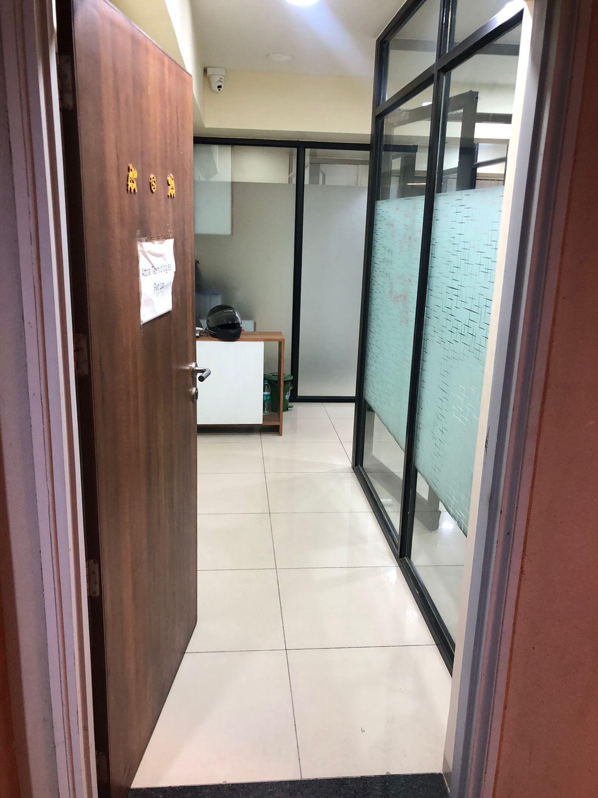 856 Sq. Ft. Commercial Office for Rent in Rajpath Club Road Ahmedabad - Media 10