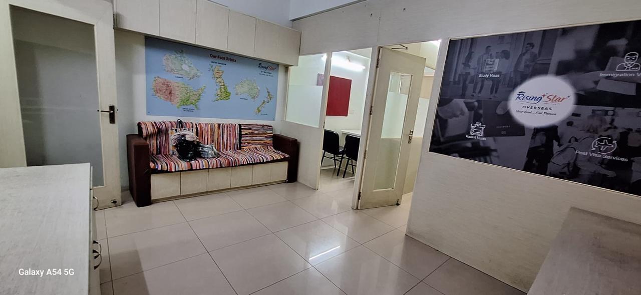 550 Sq. Ft. Commercial Office for Rent in Prahladnagar Ahmedabad - Media 4