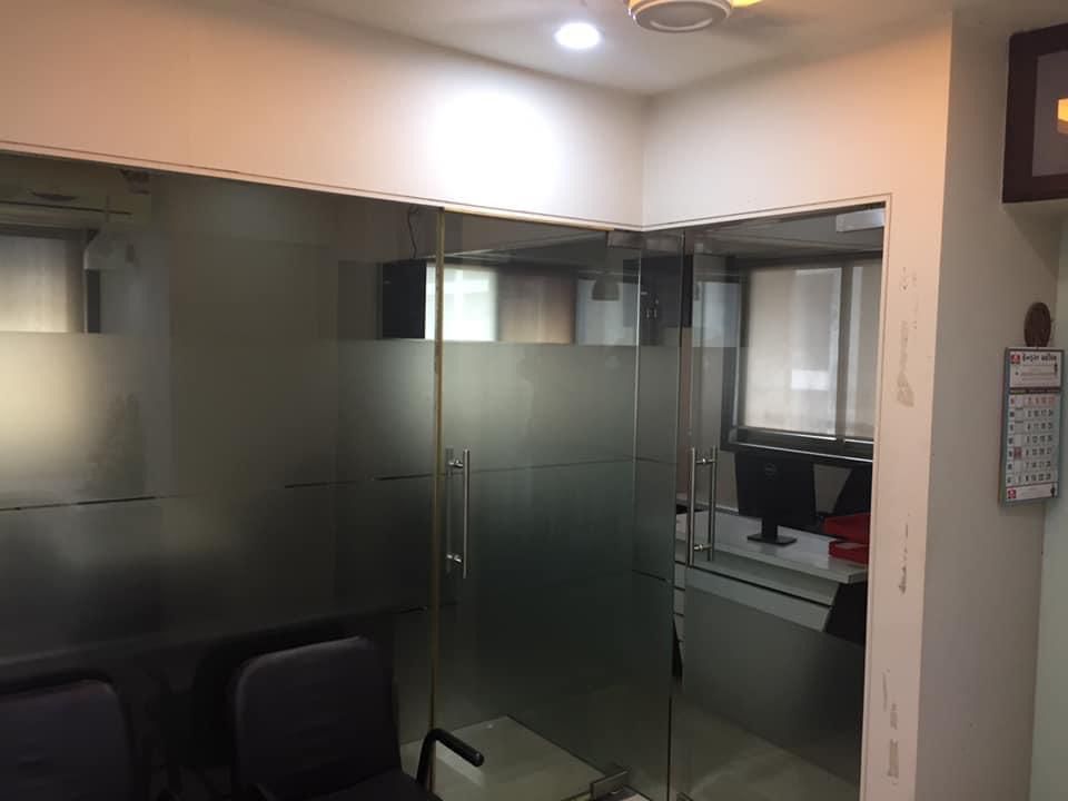 615 Sq. Ft. Commercial Office for Rent in Sg Highway Ahmedabad - Media 6