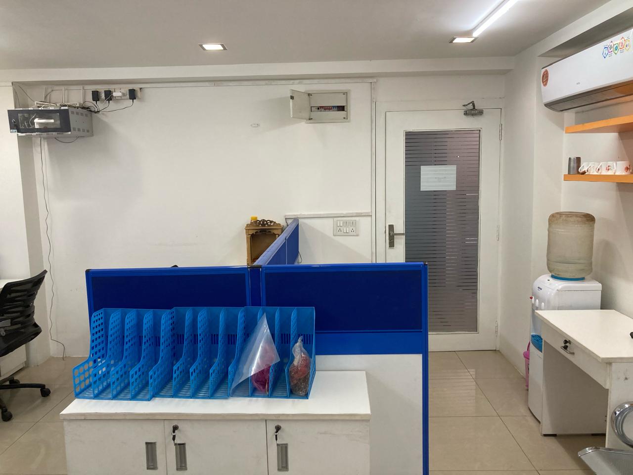 638 Sq. Ft. Commercial Office for Rent in Sg Highway Ahmedabad