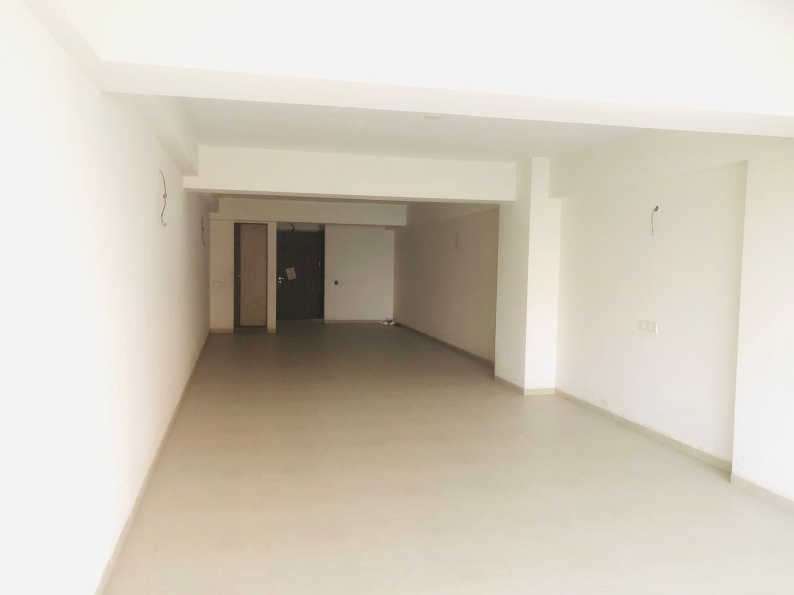1400 Sq. Ft. Commercial Office for Rent in Iscon Ambli Road Ahmedabad - Media 3