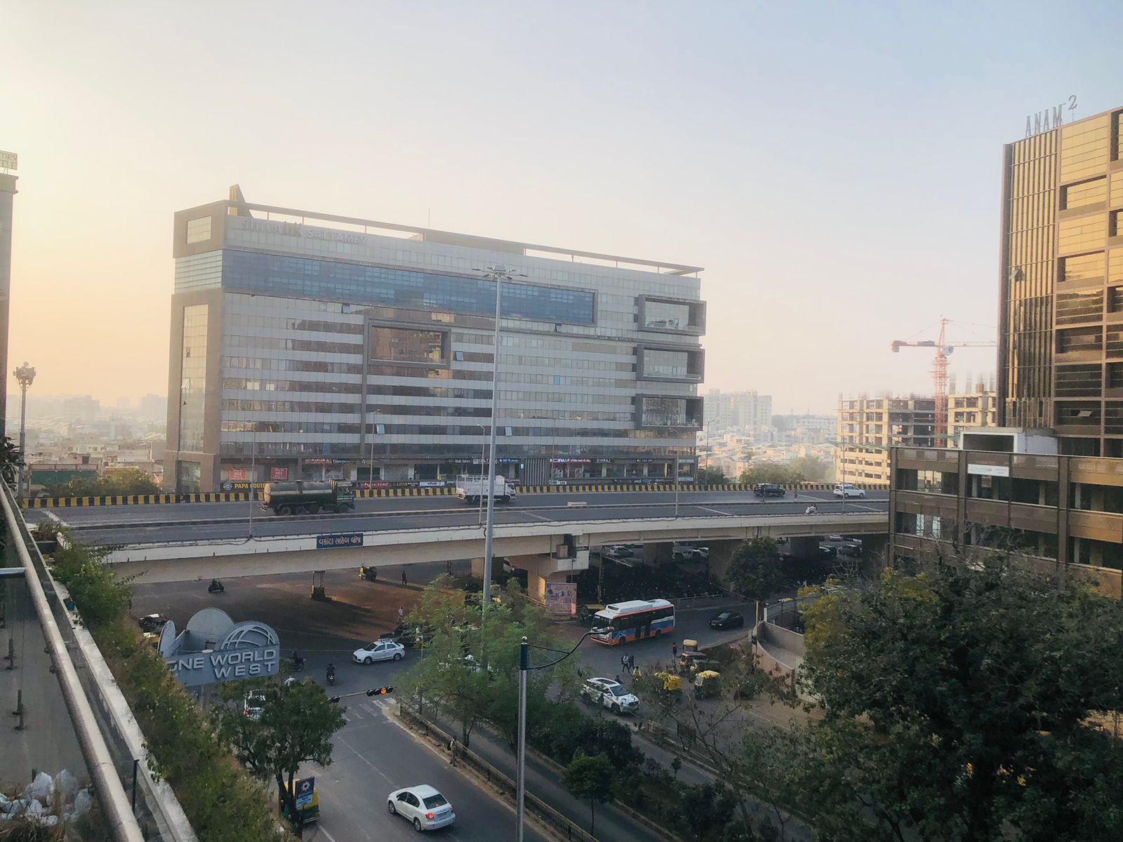 1400 Sq. Ft. Commercial Office for Rent in Iscon Ambli Road Ahmedabad - Media 5
