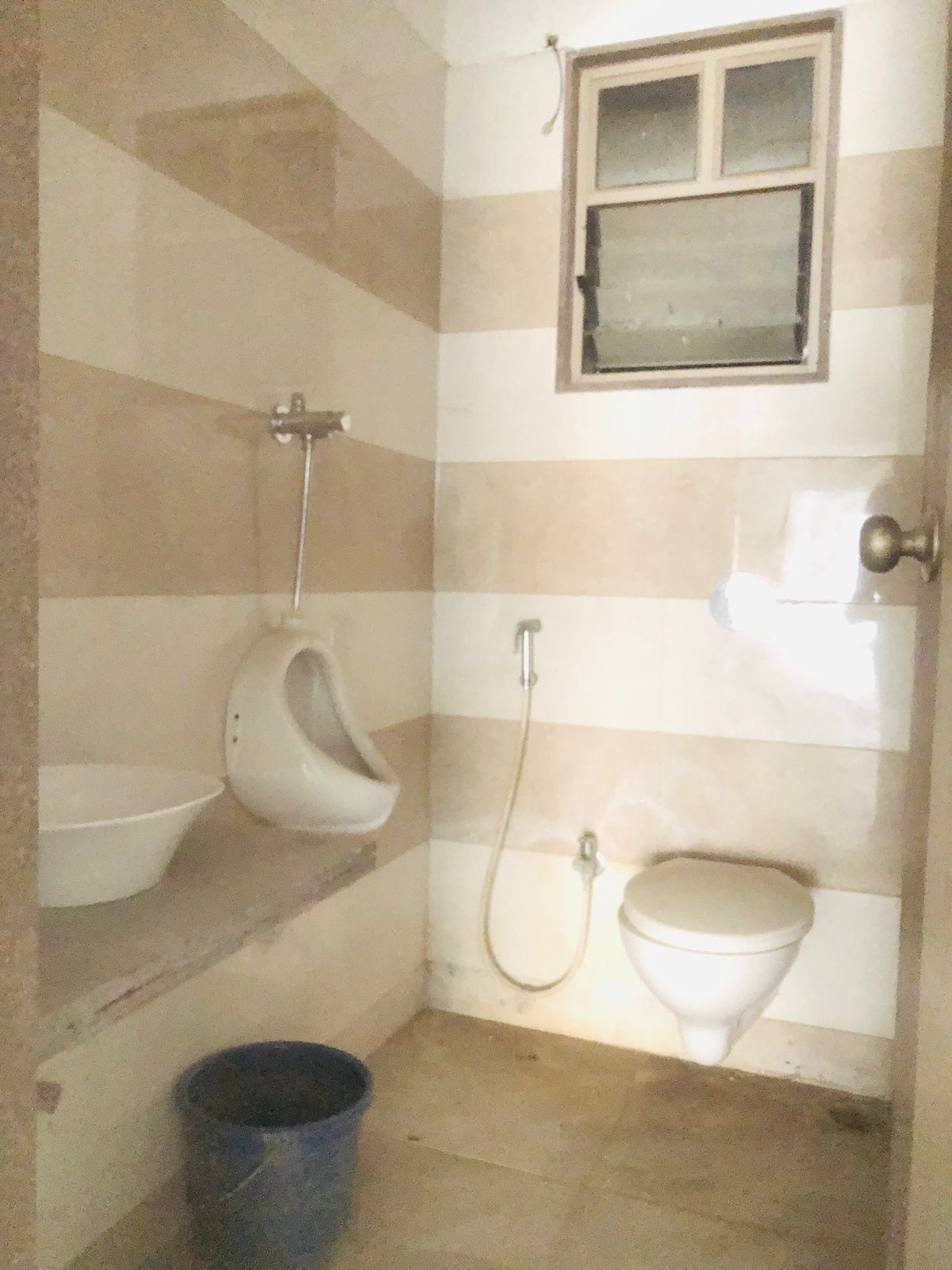 1400 Sq. Ft. Commercial Office for Rent in Iscon Ambli Road Ahmedabad - Media 7