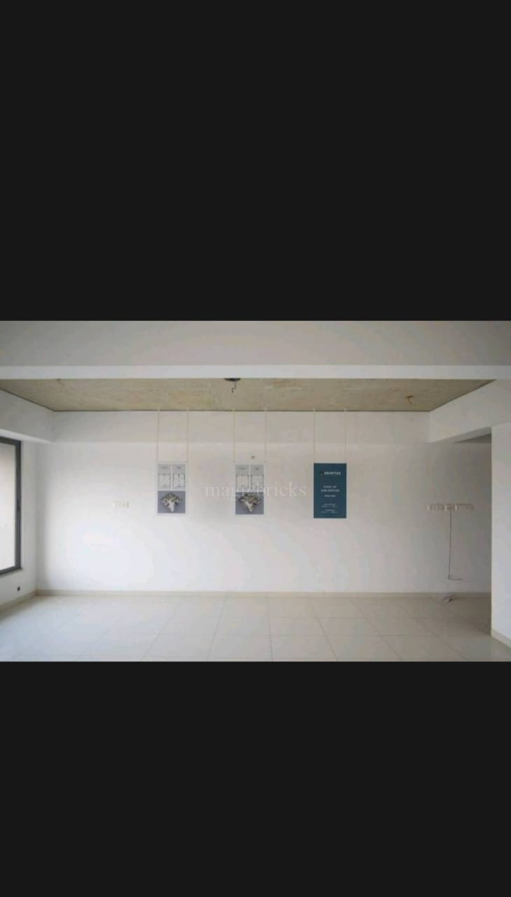 1020 Sq. Ft. Commercial Office for Rent in Shyamal Cross Road Ahmedabad - Media 2