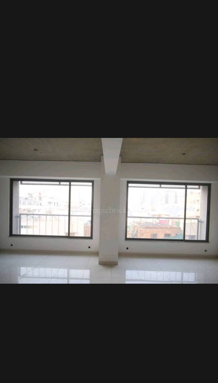 1020 Sq. Ft. Commercial Office for Rent in Shyamal Cross Road Ahmedabad - Media 4