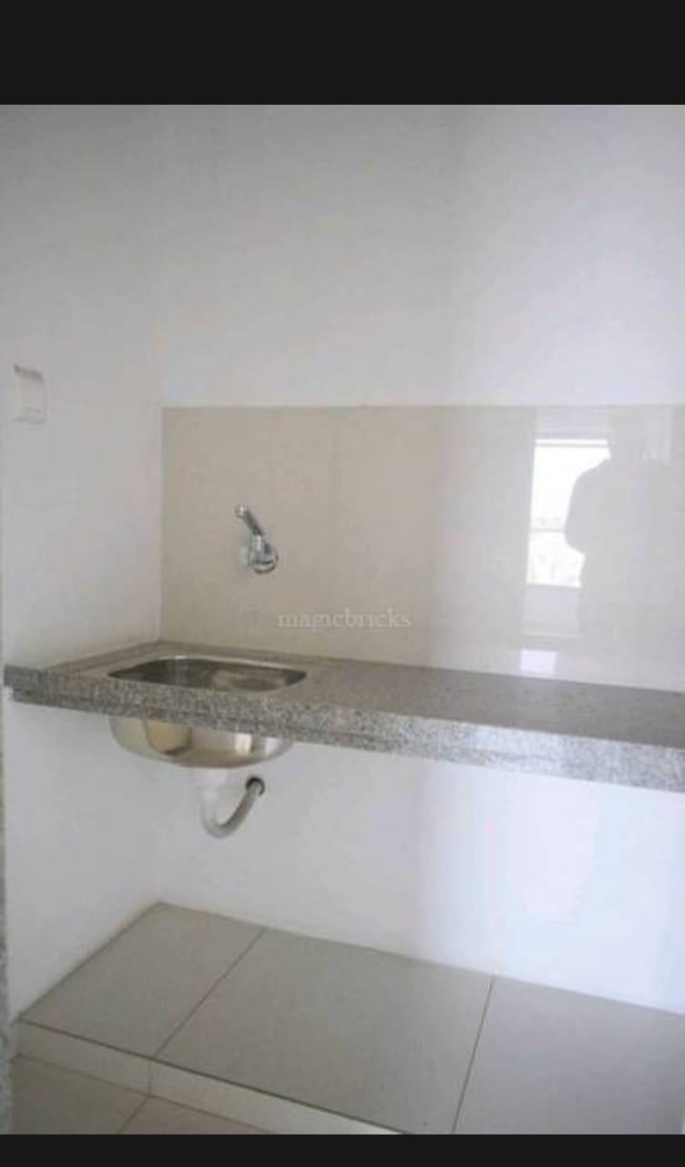 1020 Sq. Ft. Commercial Office for Rent in Shyamal Cross Road Ahmedabad - Media 7