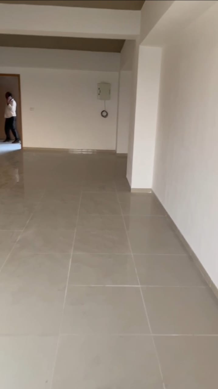 944 Sq. Ft. Commercial Office for Rent in Shilaj Ahmedabad - Media 9