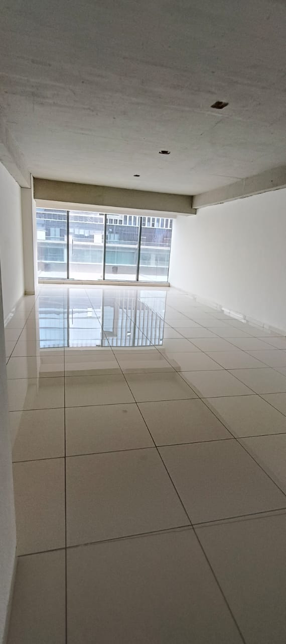 941 Sq. Ft. Commercial Office for Rent in Shyamal Cross Road Ahmedabad - Media 4