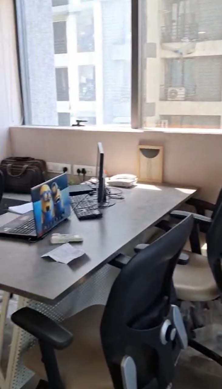 1021 Sq. Ft. Commercial Office for Rent in Prahladnagar Ahmedabad - Media 2