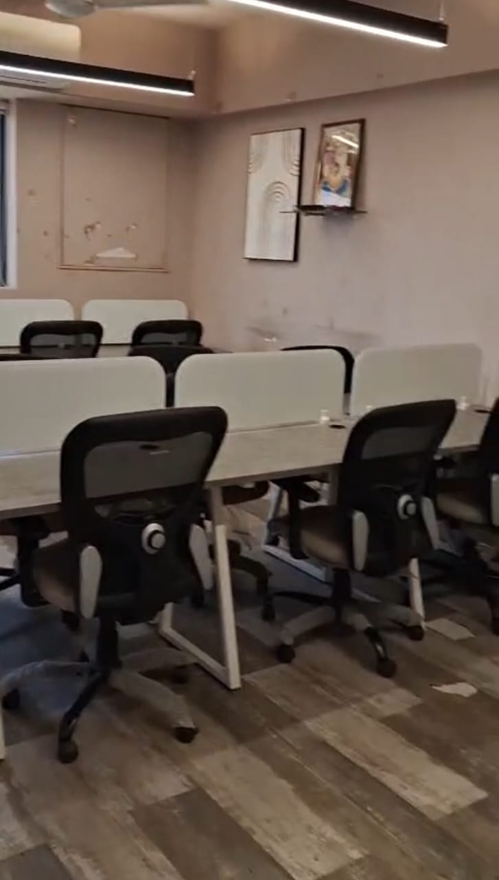 1021 Sq. Ft. Commercial Office for Rent in Prahladnagar Ahmedabad - Media 6