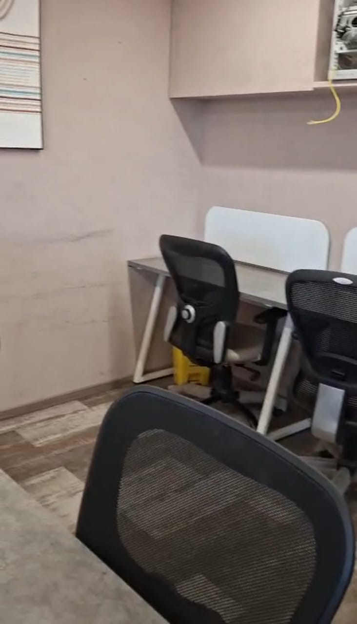 1021 Sq. Ft. Commercial Office for Rent in Prahladnagar Ahmedabad - Media 5