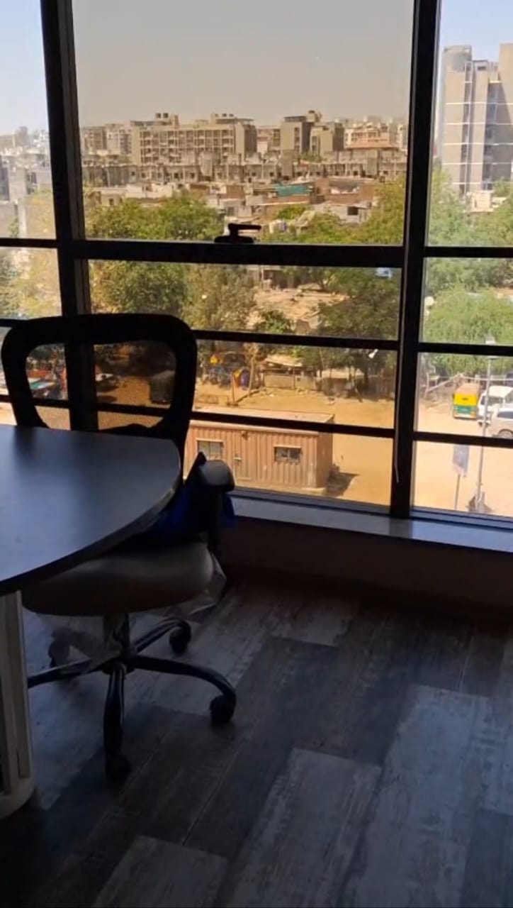 1021 Sq. Ft. Commercial Office for Rent in Prahladnagar Ahmedabad - Media 7