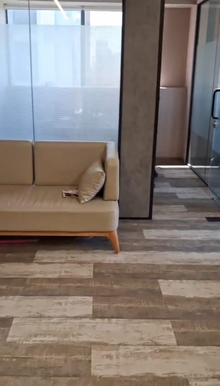 1021 Sq. Ft. Commercial Office for Rent in Prahladnagar Ahmedabad - Media 9