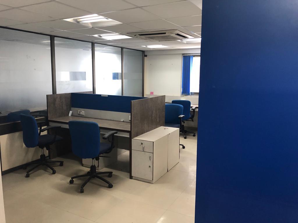 1005 Sq. Ft. Commercial Office for Rent in Sg Highway Ahmedabad