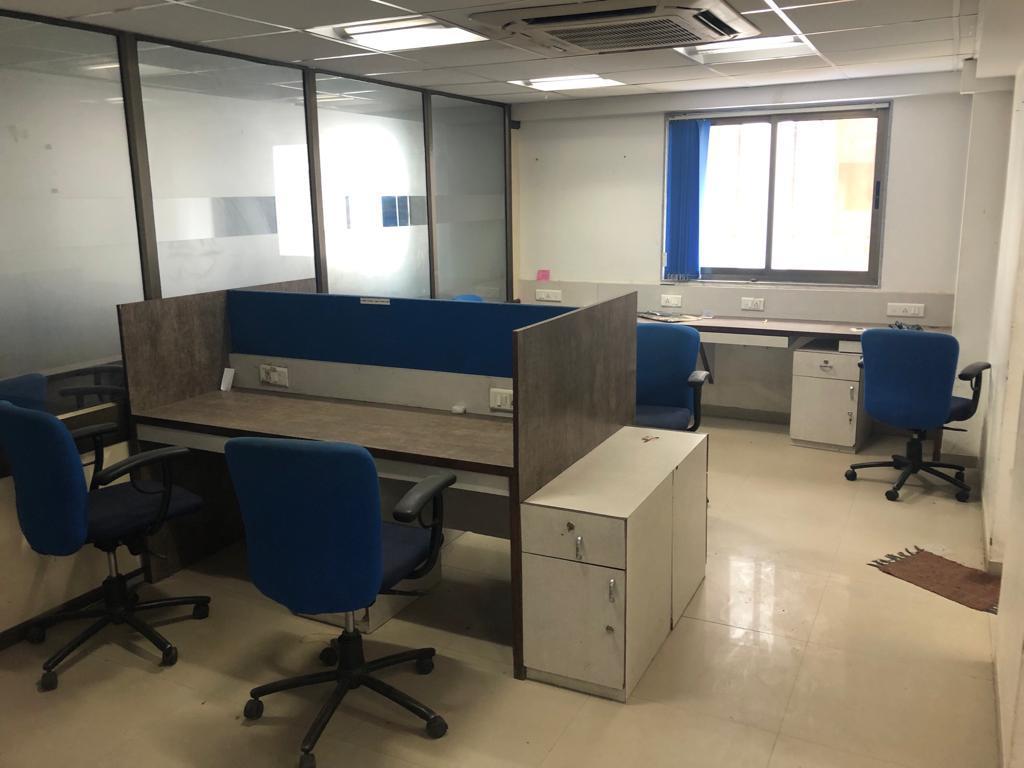 1005 Sq. Ft. Commercial Office for Rent in Sg Highway Ahmedabad - Media 2