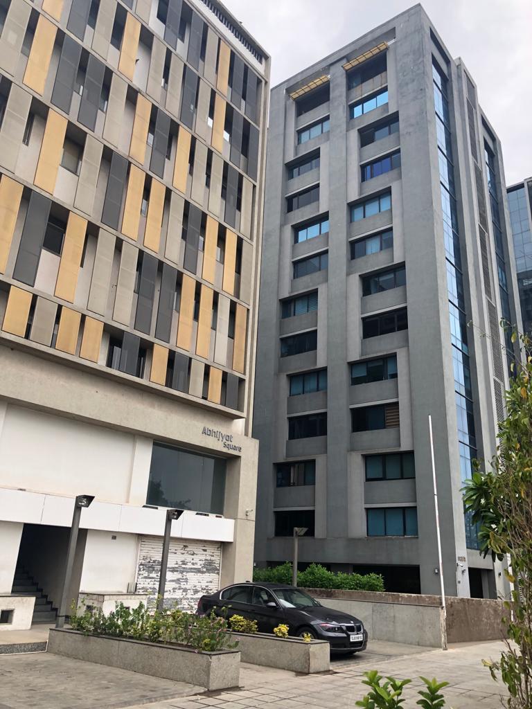 1005 Sq. Ft. Commercial Office for Rent in Sg Highway Ahmedabad - Media 4