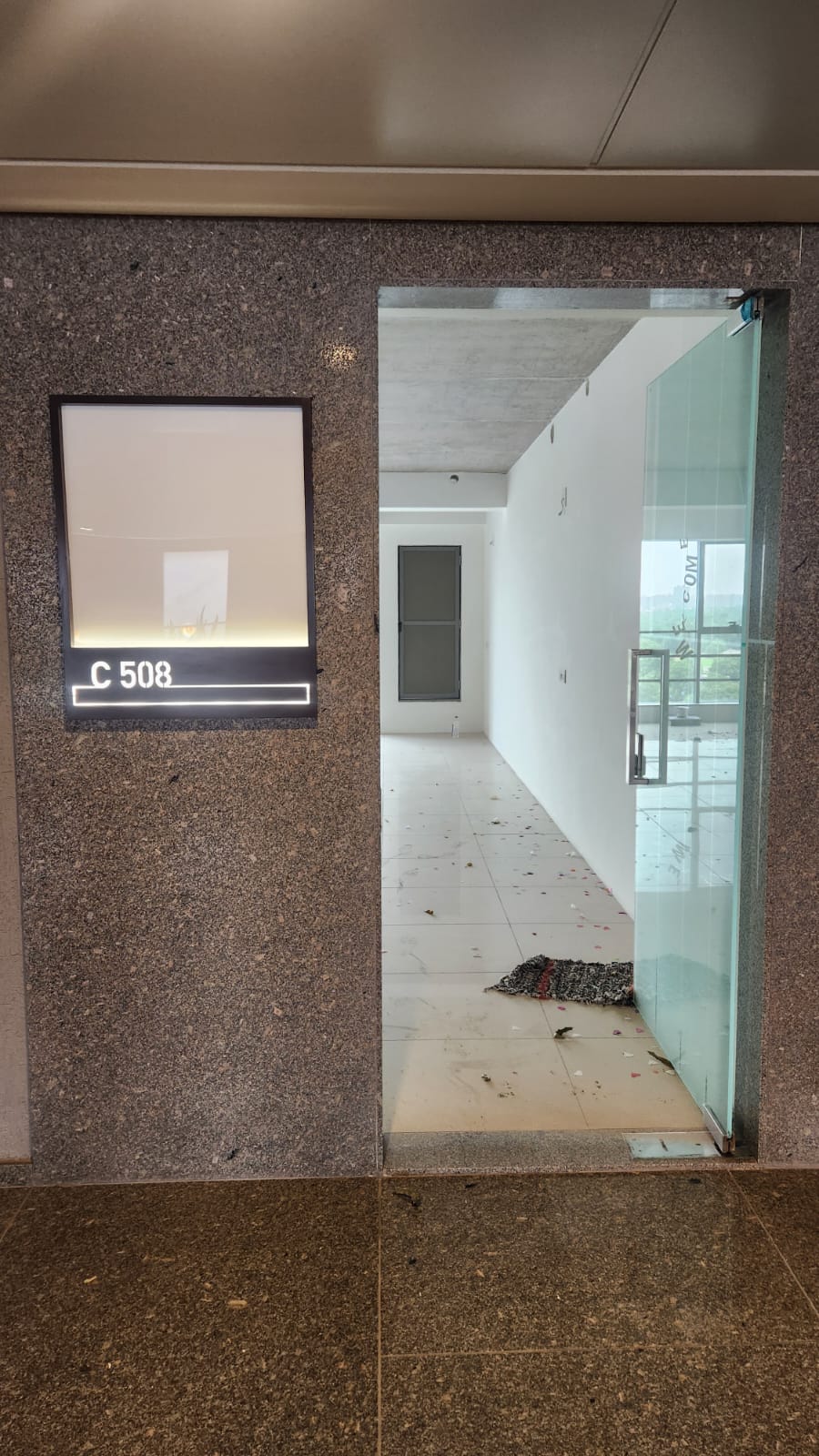 986 Sq. Ft. Commercial Office for Rent in Shela Ahmedabad