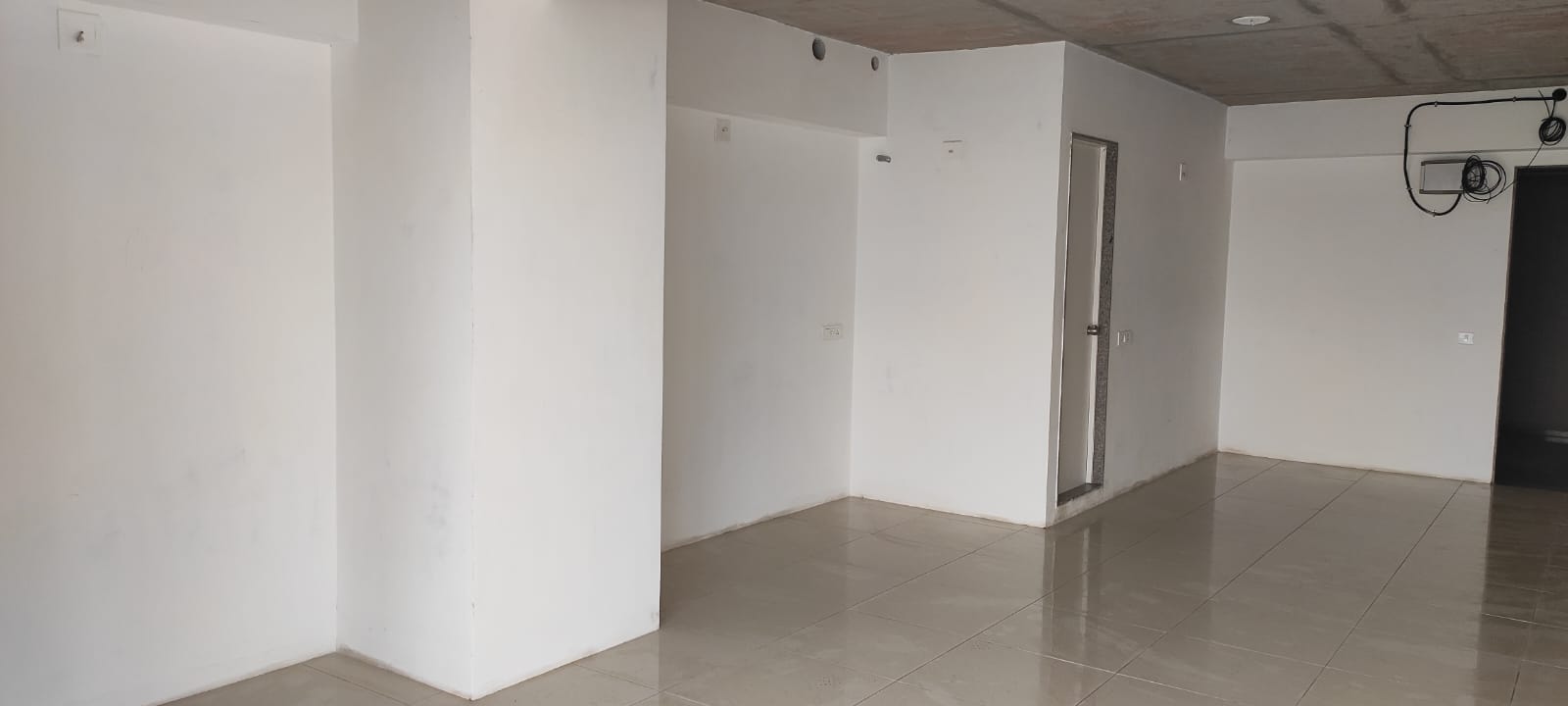 720 Sq. Ft. Commercial Office for Rent in Shela Ahmedabad - Media 2