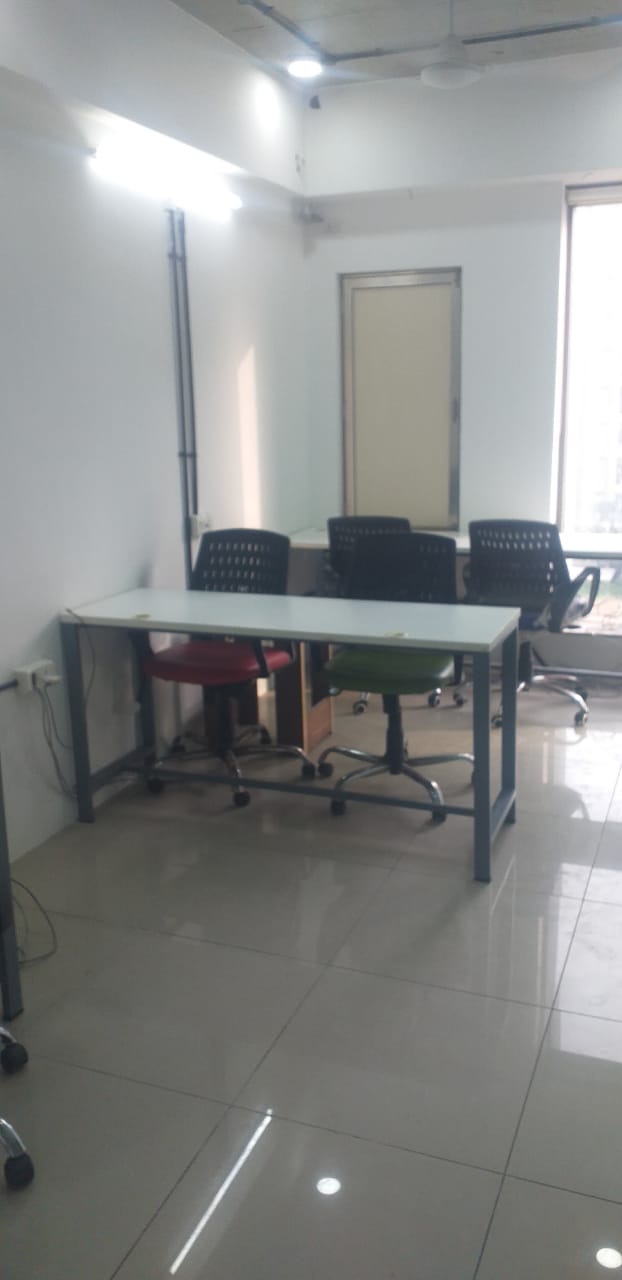 550 Sq. Ft. Commercial Office for Rent in Prahladnagar Ahmedabad - Media 11
