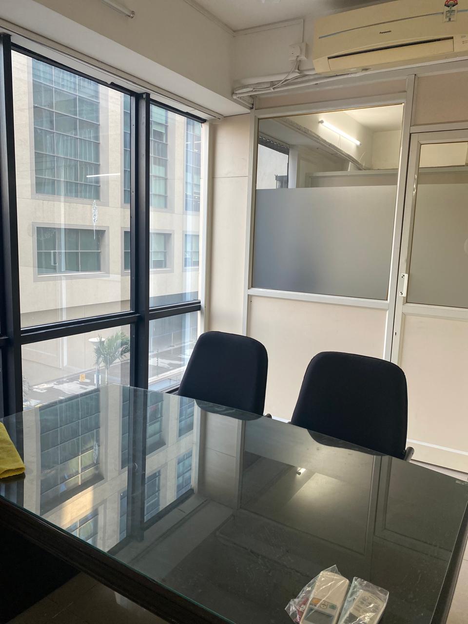 877 Sq. Ft. Commercial Office for Rent in Sg Highway Ahmedabad - Media 4
