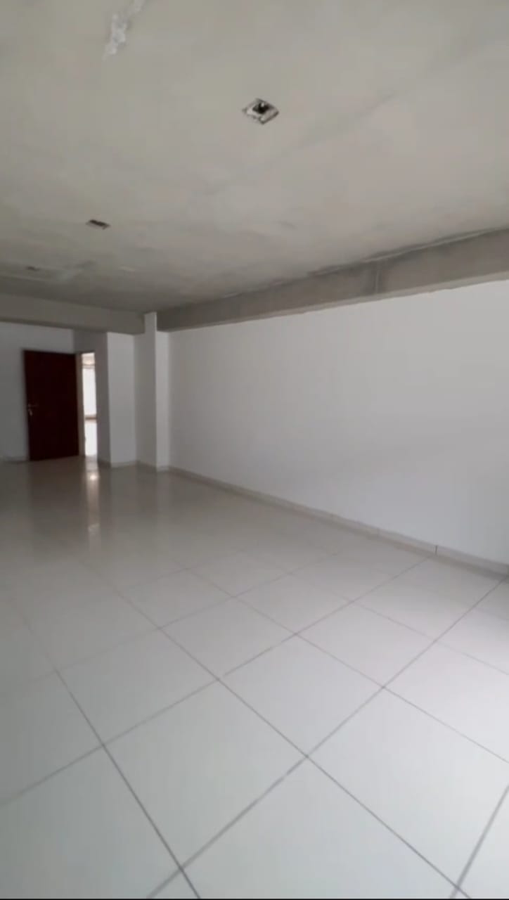 910 Sq. Ft. Commercial Office for Rent in Shyamal Cross Road Ahmedabad - Media 2