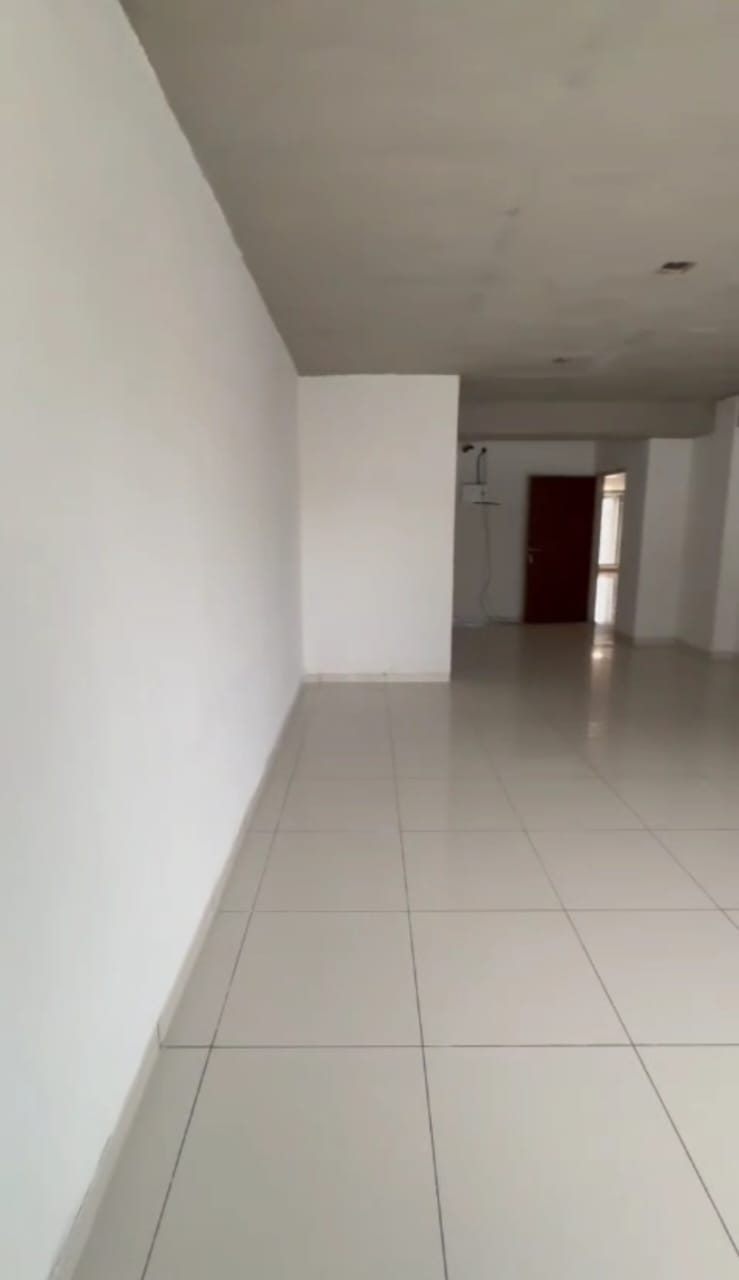 910 Sq. Ft. Commercial Office for Rent in Shyamal Cross Road Ahmedabad - Media 8