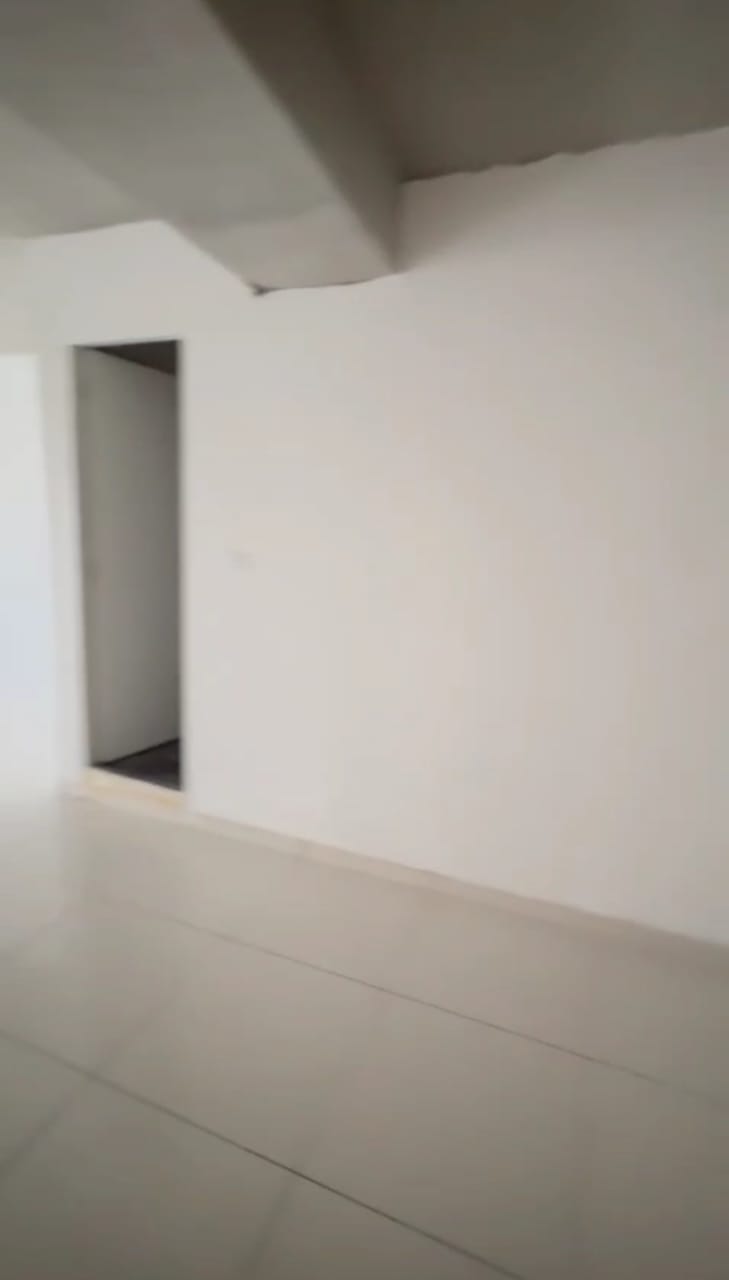 910 Sq. Ft. Commercial Office for Rent in Shyamal Cross Road Ahmedabad - Media 6