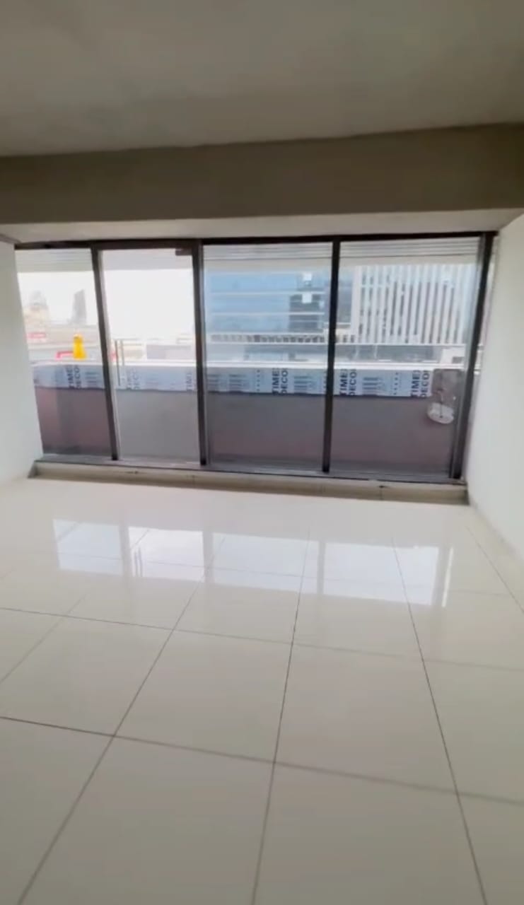 910 Sq. Ft. Commercial Office for Rent in Shyamal Cross Road Ahmedabad - Media 11