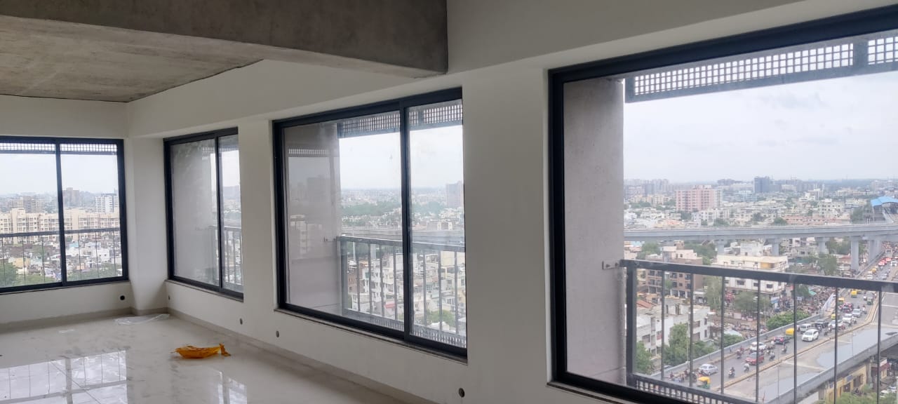 1415 Sq. Ft. Commercial Office for Rent in Shyamal Cross Road Ahmedabad - Media 2