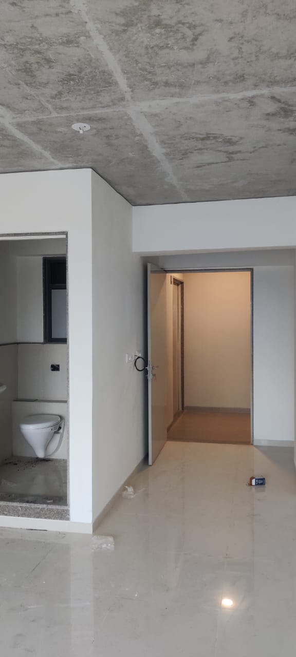 1415 Sq. Ft. Commercial Office for Rent in Shyamal Cross Road Ahmedabad - Media 8