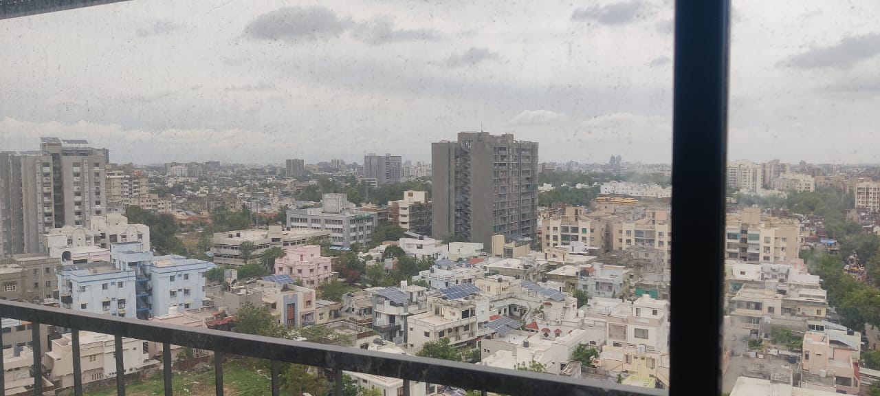 1415 Sq. Ft. Commercial Office for Rent in Shyamal Cross Road Ahmedabad - Media 10