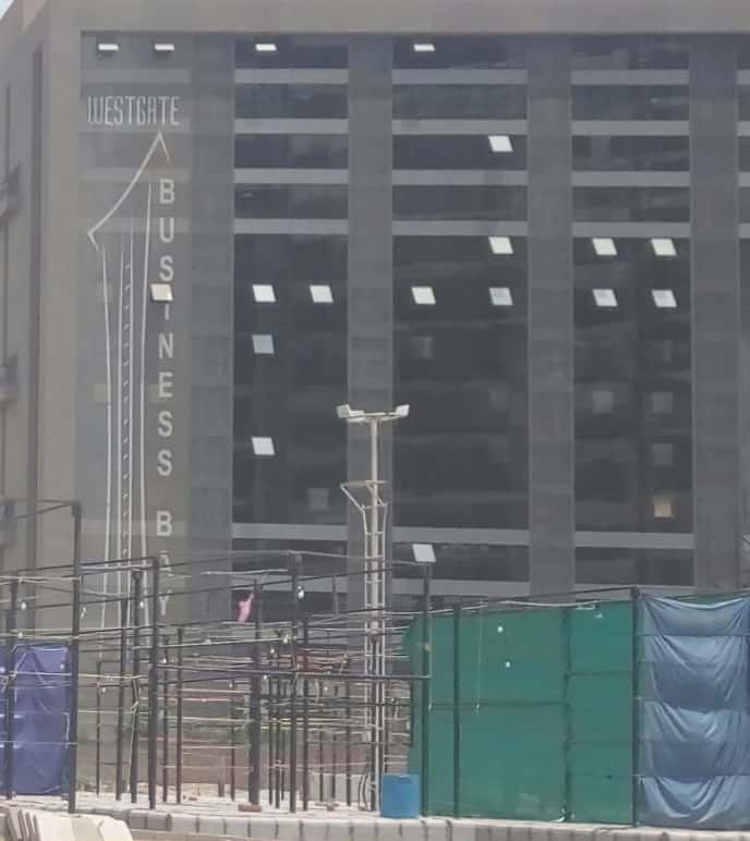 735 Sq. Ft. Commercial Office for Rent in Sg Highway Ahmedabad - Media 2