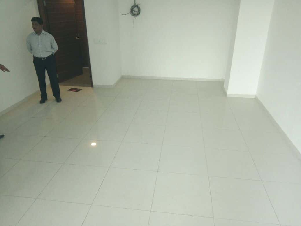 735 Sq. Ft. Commercial Office for Rent in Sg Highway Ahmedabad - Media 4