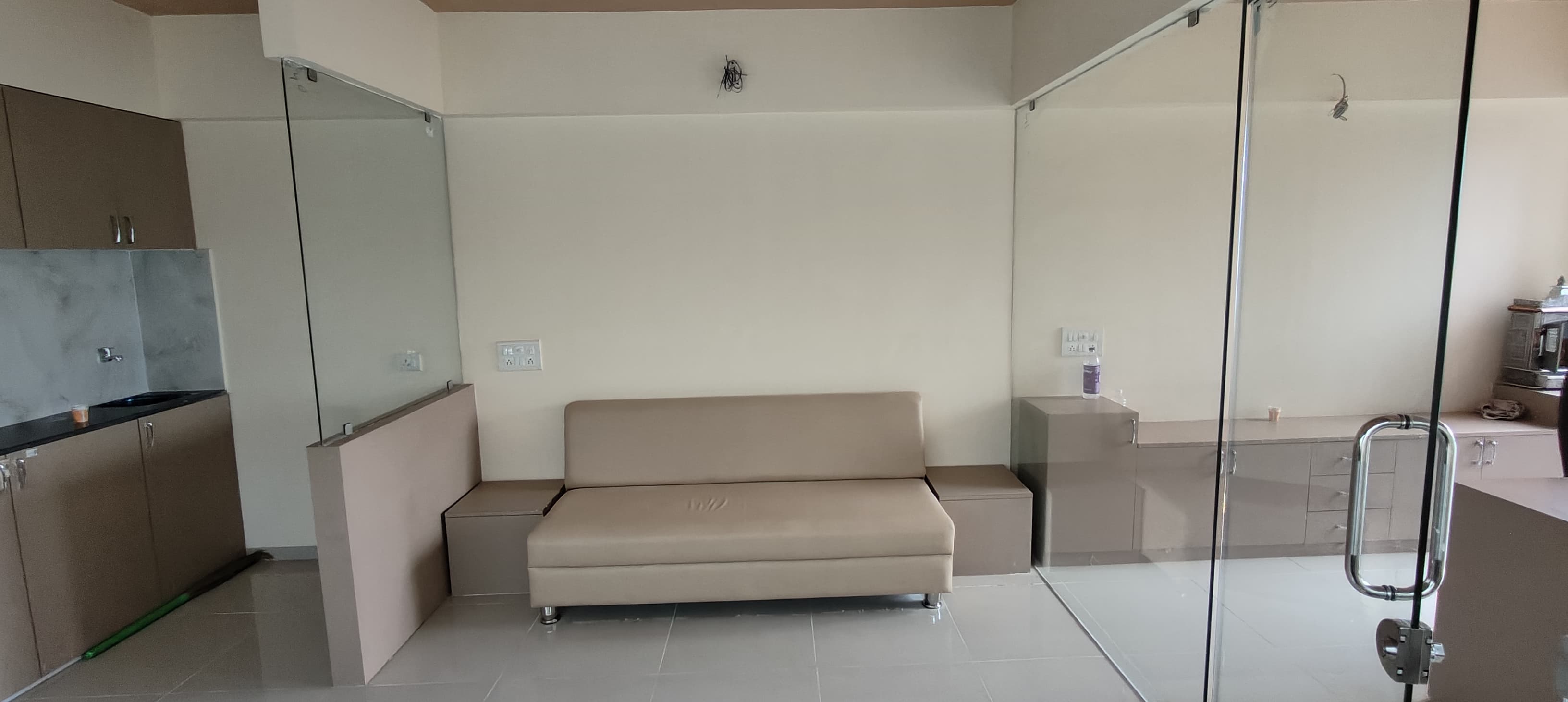 822 Sq. Ft. Commercial Office for Rent in Rajpath Club Road Ahmedabad - Media 5