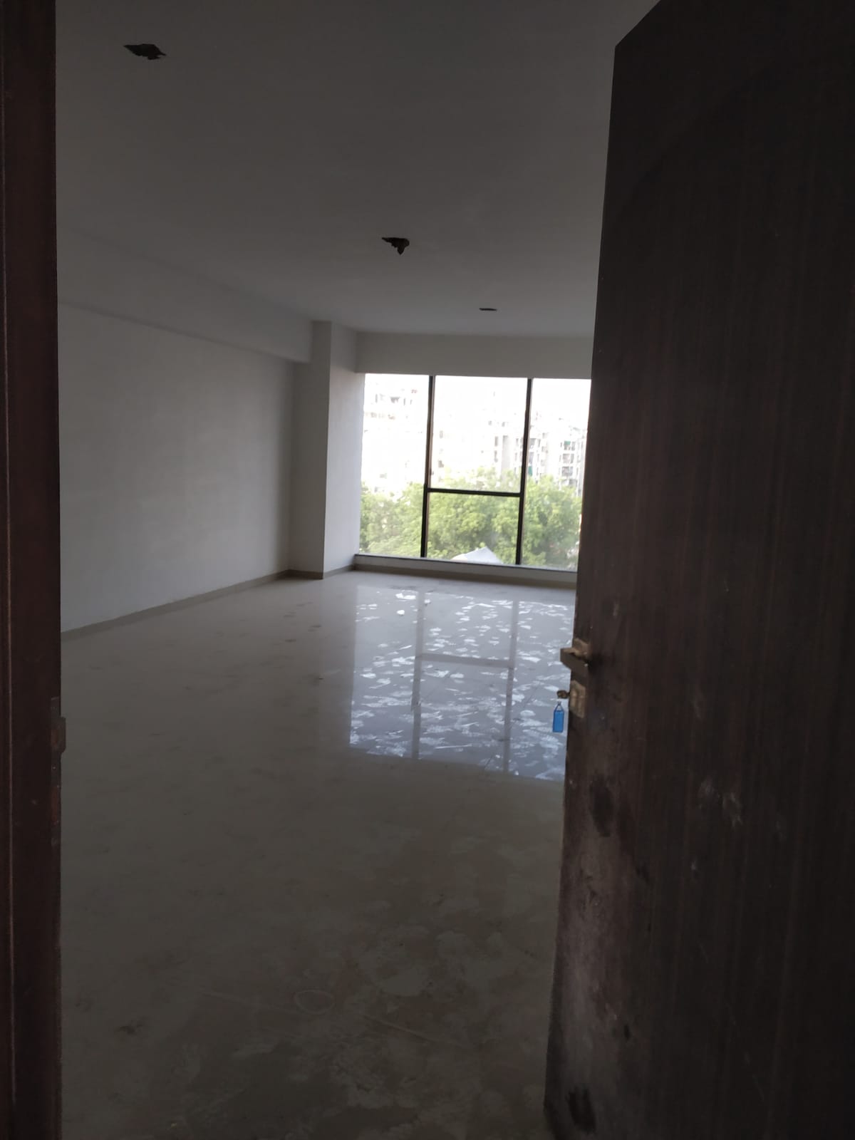 870 Sq. Ft. Commercial Office for Rent in Prahladnagar Ahmedabad - Media 6