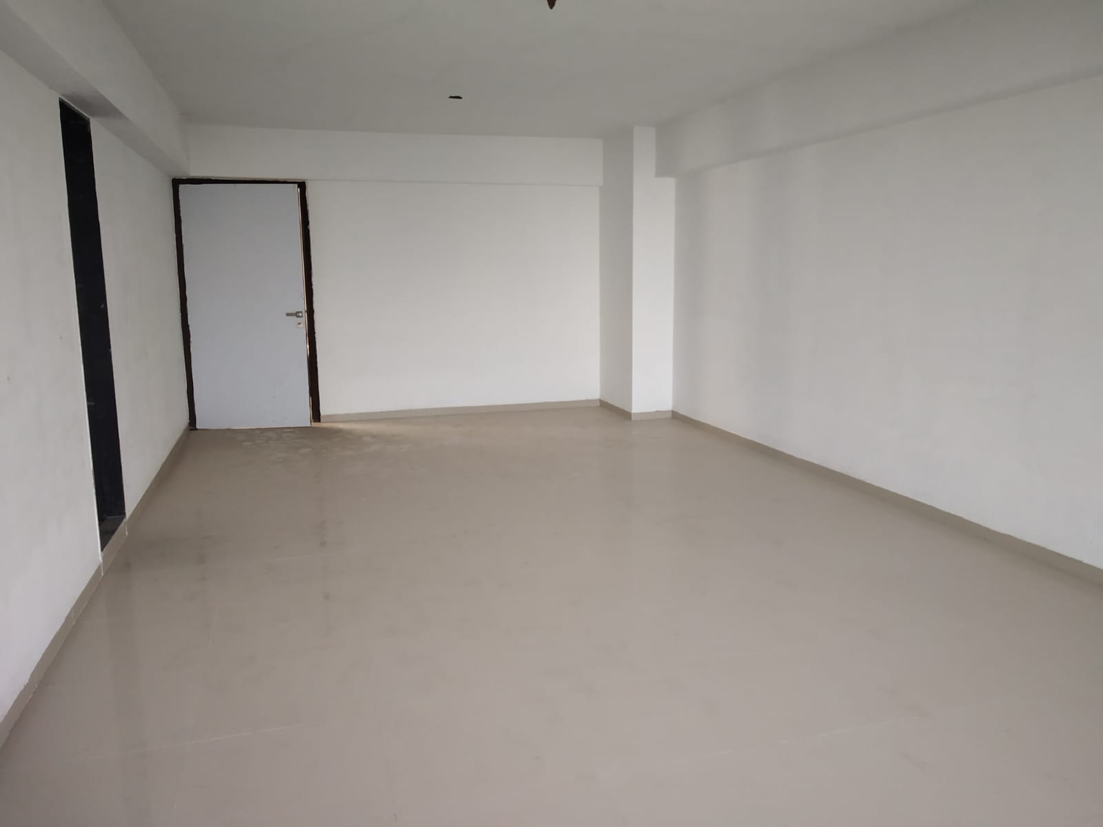 870 Sq. Ft. Commercial Office for Rent in Prahladnagar Ahmedabad - Media 9