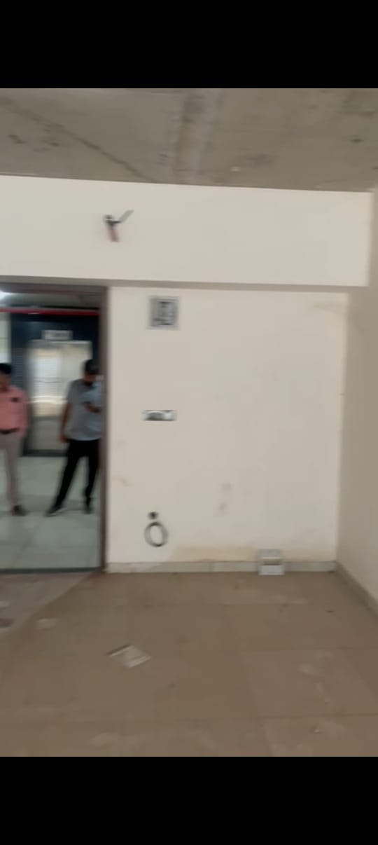 702 Sq. Ft. Commercial Office for Rent in Makarba Ahmedabad - Media 4
