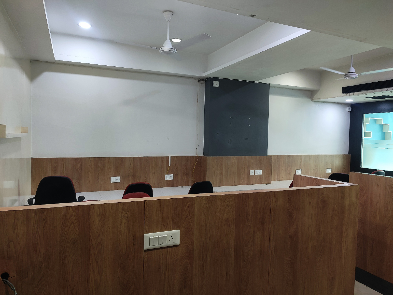 3113 Sq. Ft. Commercial Office for Rent in Prahladnagar Ahmedabad - Media 19