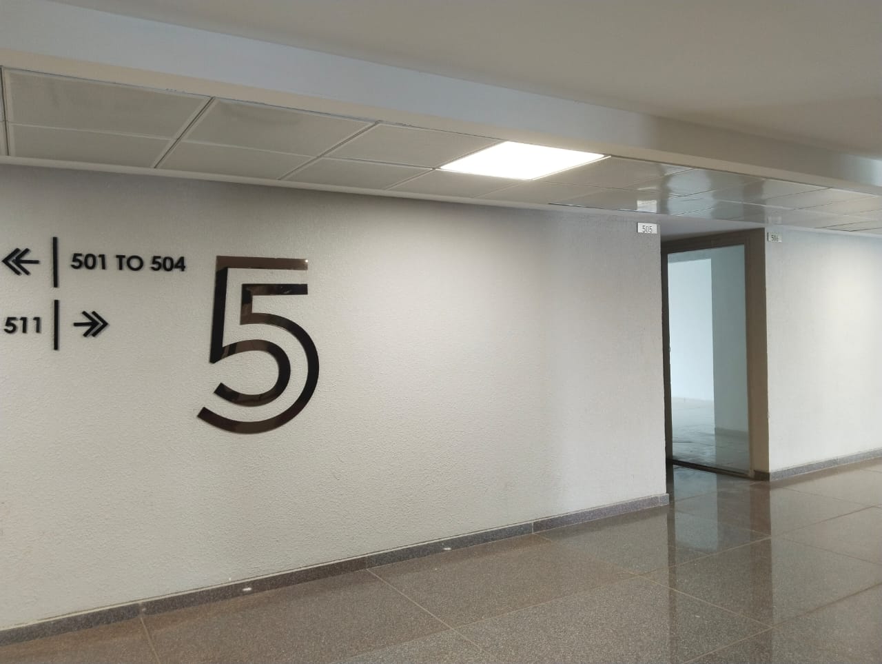 910 Sq. Ft. Commercial Office for Rent in Shyamal Cross Road Ahmedabad - Media 2