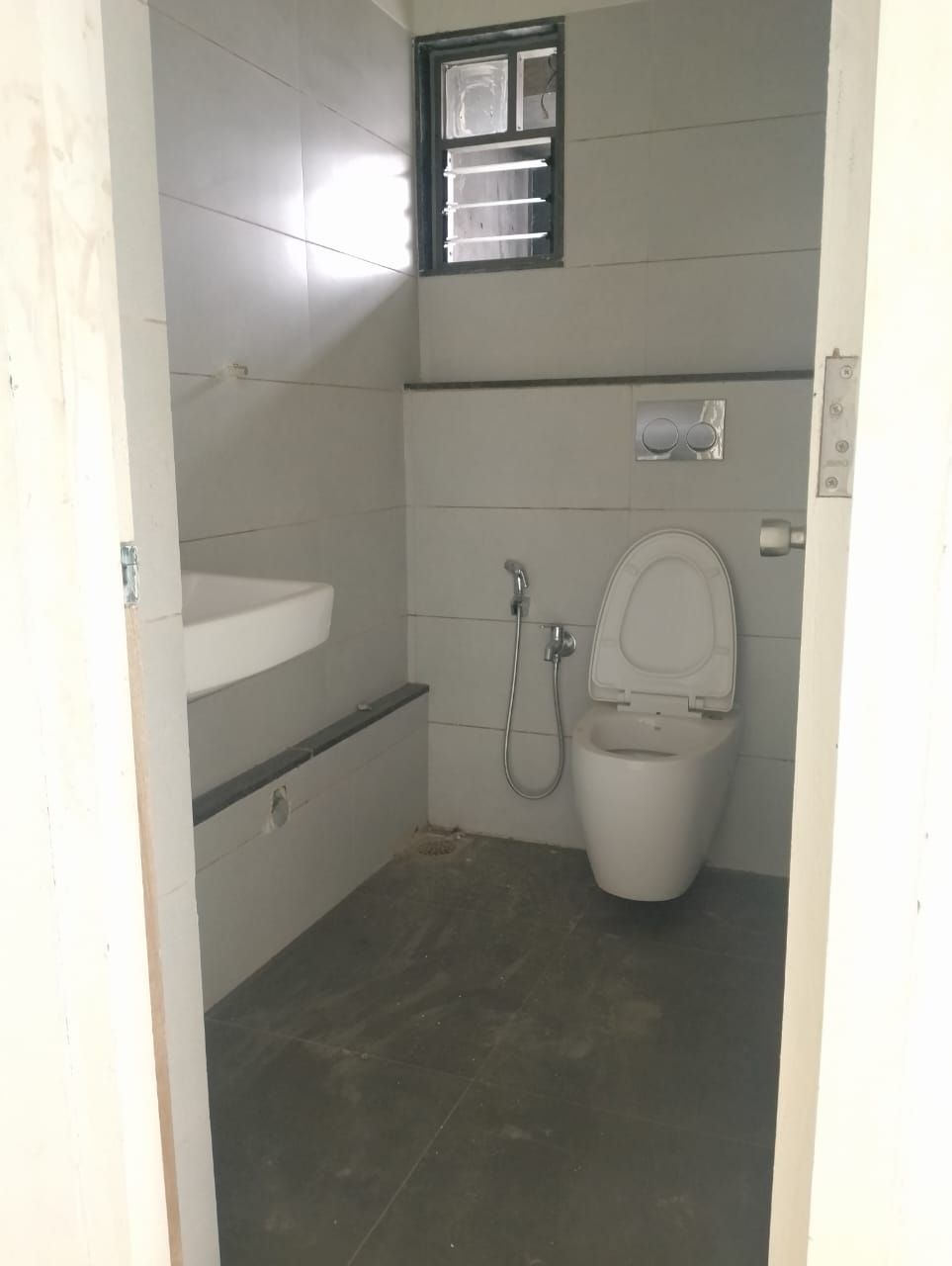 2337 Sq. Ft. Commercial Office for Rent in Shyamal Cross Road Ahmedabad - Media 5