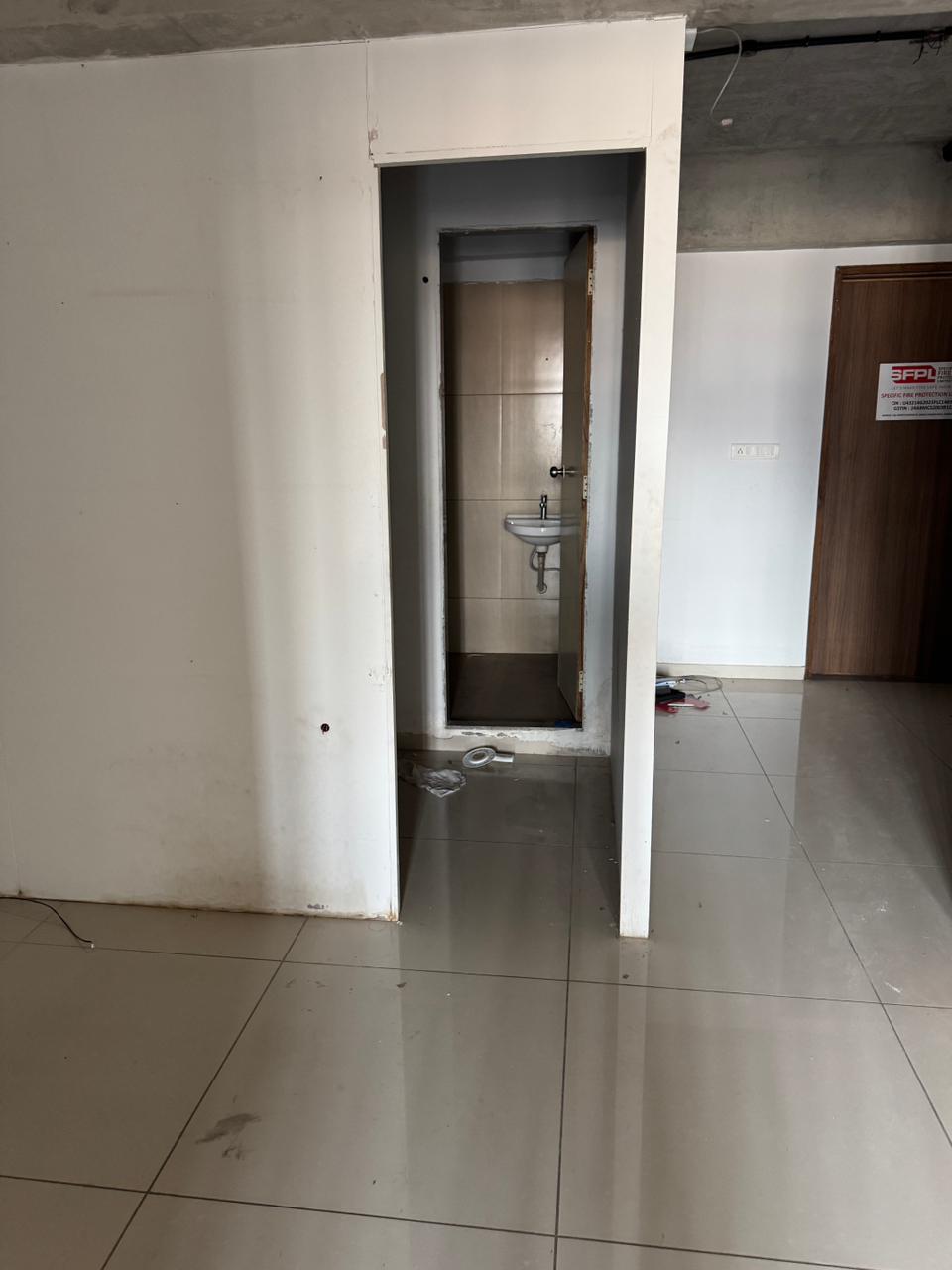 1040 Sq. Ft. Commercial Office for Rent in Sindhu Bhavan Road Ahmedabad - Media 6